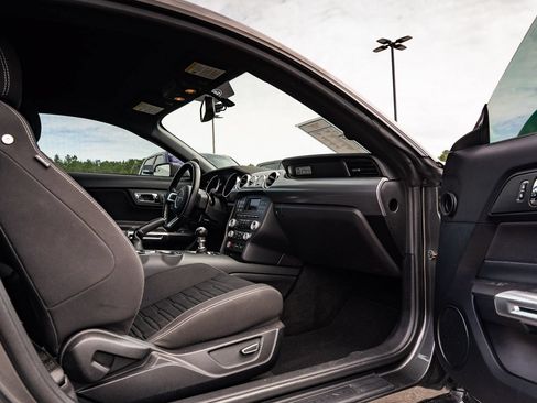 Used 2017 Ford Mustang GT w/ GT Performance Package RWD image 12