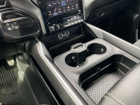 Used 2024 RAM 2500 Big Horn w/ Night Edition image 32