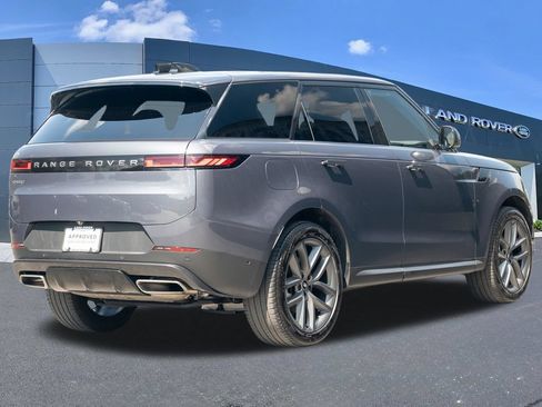 Used 2024 Land Rover Range Rover Sport SE AWD/4WD image 4