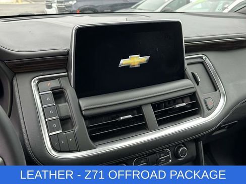 Used 2022 Chevrolet Tahoe Z71 w/ Luxury Package image 3