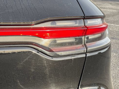 Used 2024 Porsche Macan AWD/4WD image 26