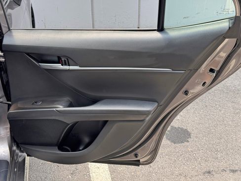 Used 2021 Toyota Camry LE FWD image 38