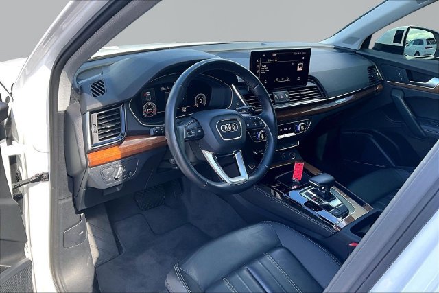 Used 2023 Audi Q5 2.0T Premium Plus w/ Premium Plus Package AWD/4WD image 13