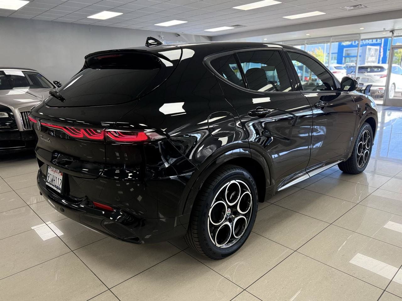 Used 2024 Alfa Romeo Tonale Ti AWD/4WD image 2