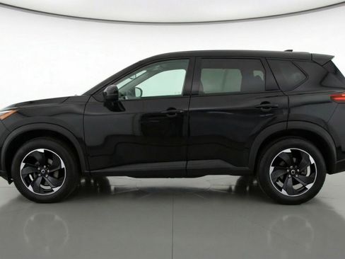 Used 2025 Nissan Rogue SV image 5