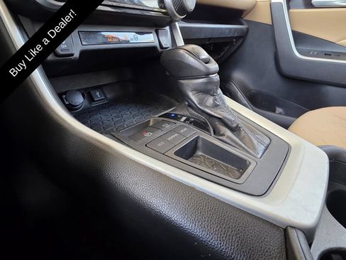 Used 2021 Toyota RAV4 XLE w/ Convenience Package FWD image 21