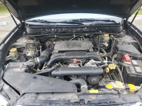 Used 2011 Subaru Outback 2.5i Limited AWD/4WD image 9