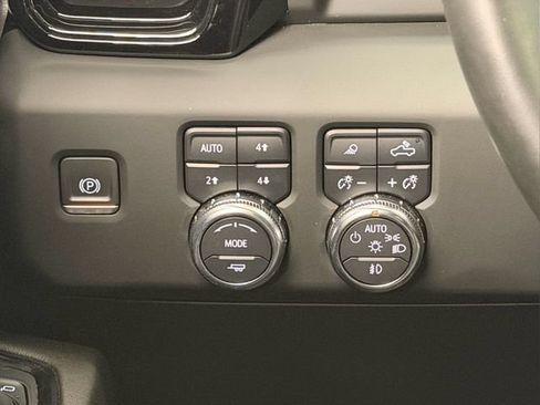 Used 2024 GMC Sierra 1500 AT4 w/ Technology Package AWD/4WD image 35