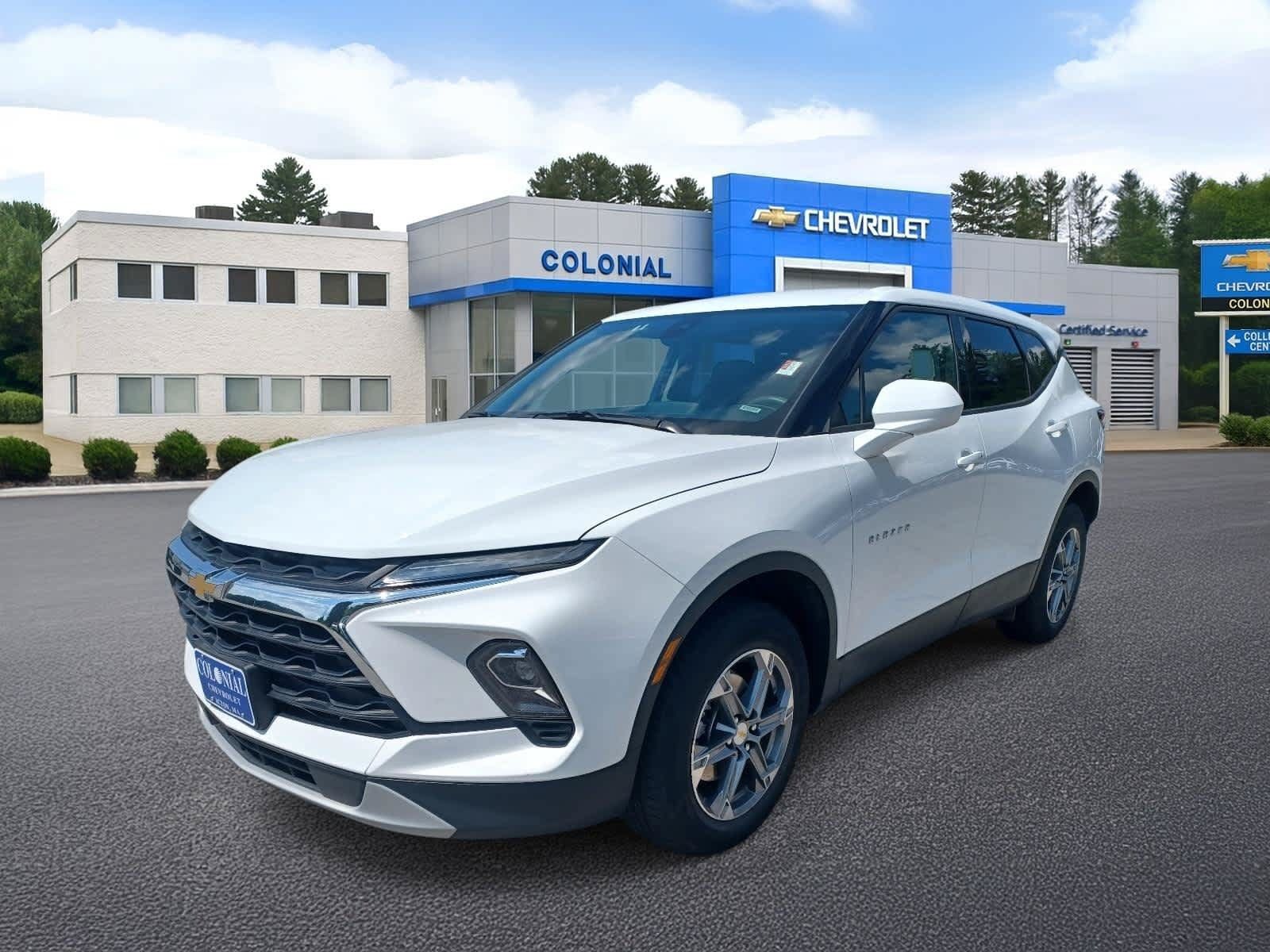 Used 2025 Chevrolet Blazer LT AWD/4WD image 1