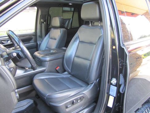 Used 2021 Chevrolet Tahoe Z71 w/ Luxury Package image 16