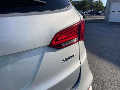 Used 2018 Hyundai Santa Fe Sport w/ 2.4L Value Package 02 FWD image 11