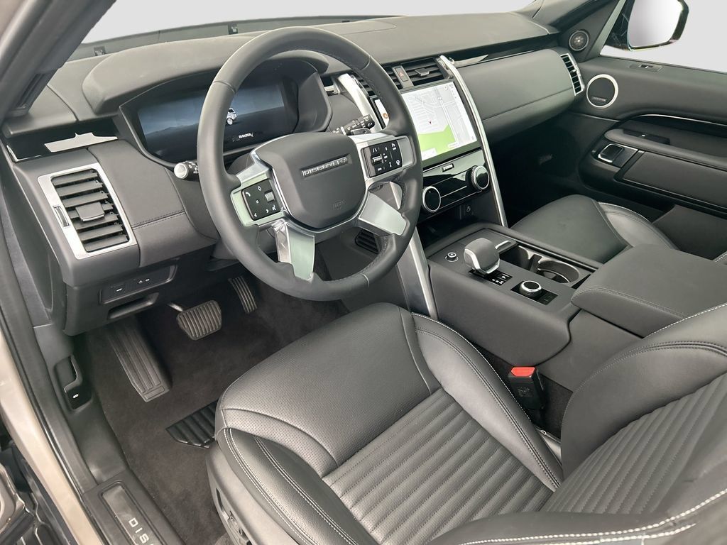Certified 2025 Land Rover Discovery S AWD/4WD image 9