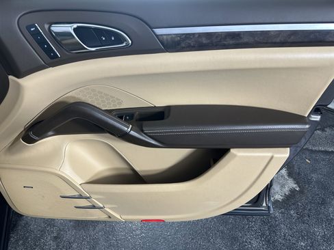 Used 2016 Porsche Cayenne S w/ Premium Plus Package image 36
