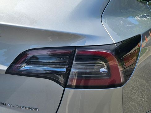 Used 2018 Tesla Model 3 Long Range AWD/4WD image 30