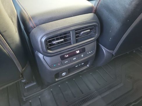 Used 2024 Honda Pilot TrailSport image 14
