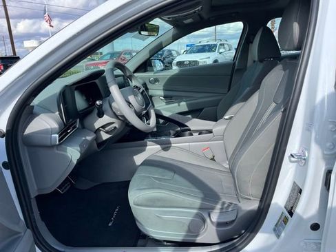 New 2026 Hyundai Elantra SEL Sport Premium FWD image 15