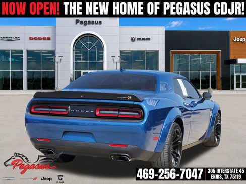 Used 2021 Dodge Challenger R/T Scat Pack RWD image 5