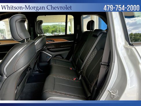 Used 2022 Jeep Grand Cherokee Summit AWD/4WD image 36