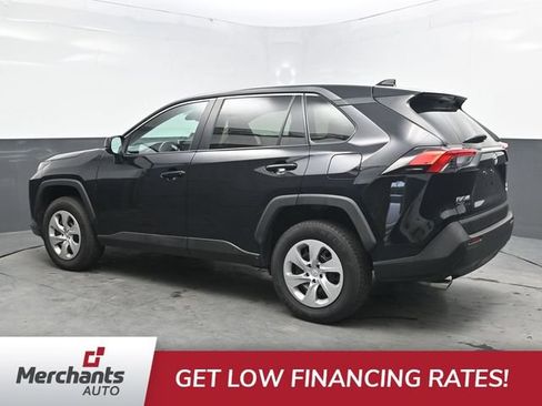 Used 2024 Toyota RAV4 LE AWD/4WD image 4