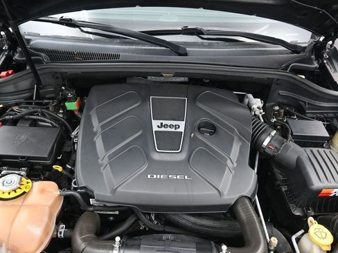 Used 2015 Jeep Grand Cherokee Overland w/ Advanced Technology Group image 24