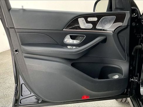 Used 2020 Mercedes-Benz GLE 450 4MATIC w/ Premium Package image 22