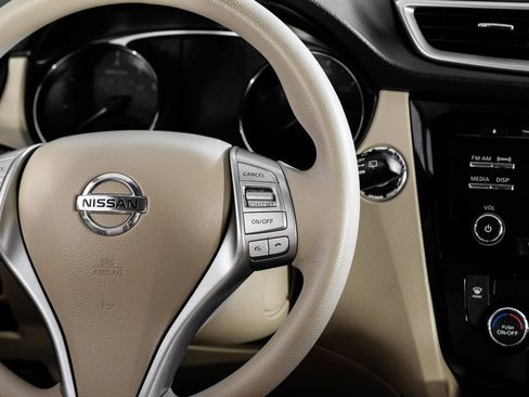 Used 2015 Nissan Rogue SV image 14