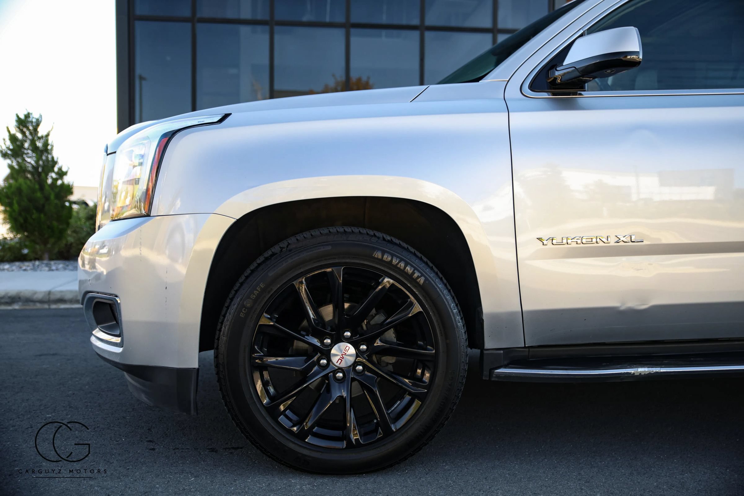 Used 2018 GMC Yukon XL SLT w/ Open Road Package AWD/4WD image 5