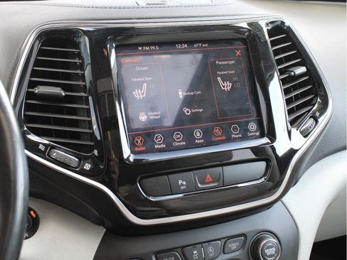 Used 2019 Jeep Cherokee Limited AWD/4WD image 21