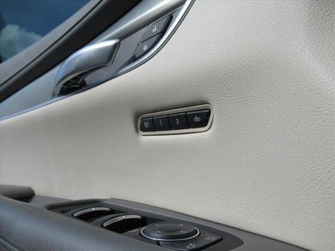 Used 2017 Cadillac XT5 Luxury w/ LPO, Wheel Lock Package image 27