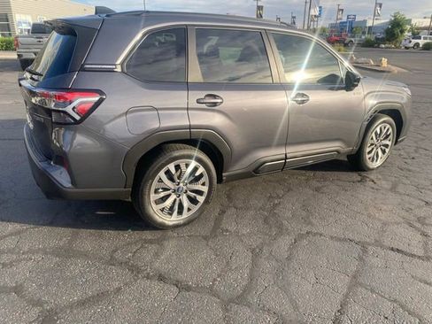 Used 2025 Subaru Forester Touring AWD/4WD image 9