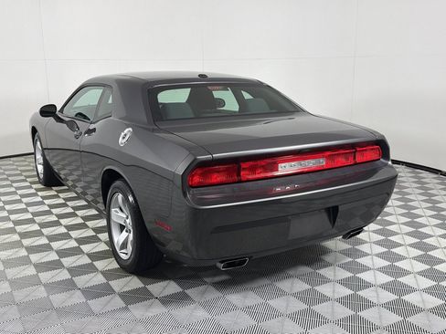 Used 2013 Dodge Challenger SXT RWD image 7