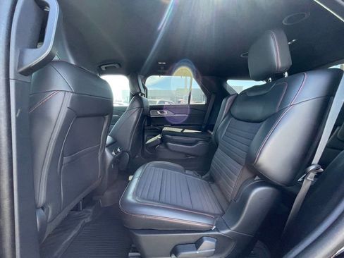 Used 2025 Ford Explorer ST-Line w/ Premium Package RWD image 21