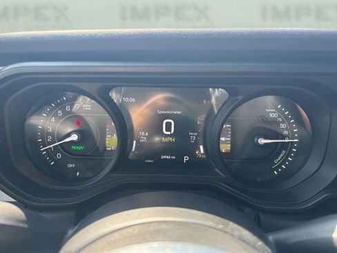 Used 2025 Jeep Wrangler Unlimited Sahara w/ Safety Group AWD/4WD image 23