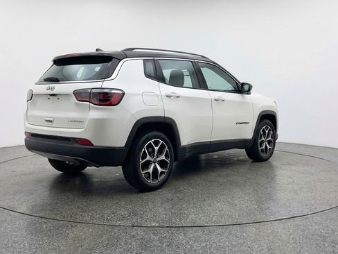 Used 2025 Jeep Compass Limited AWD/4WD image 9