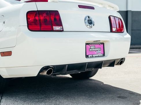 Used 2007 Ford Mustang GT Premium RWD image 32