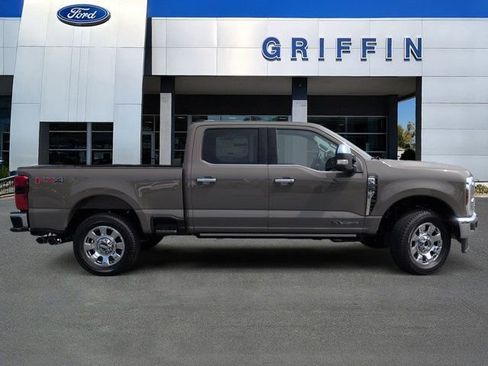 New 2026 Ford F250 4x4 Crew Cab Super Duty image 3