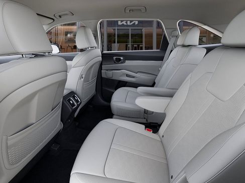 Used 2025 Kia Sorento EX image 18