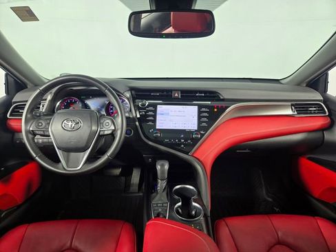 Used 2019 Toyota Camry XSE image 29