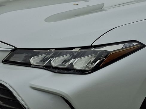 Used 2021 Toyota Avalon XLE image 9