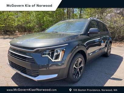 New 2025 Kia Niro LX