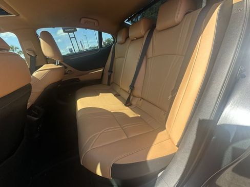Used 2024 Lexus ES 300h Ultra Luxury w/ Accessory Package (Z2) FWD image 18