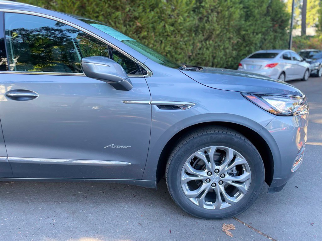 Used 2021 Buick Enclave Avenir w/ Avenir Technology Package AWD/4WD image 2