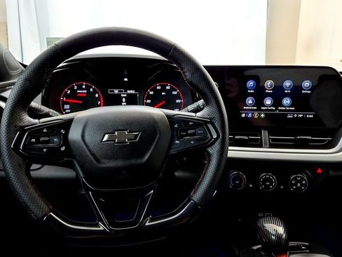 Used 2024 Chevrolet Trax RS w/ Driver Confidence Package FWD image 27