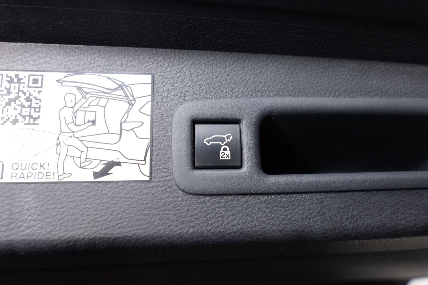 Used 2021 Toyota Sienna XLE FWD image 27