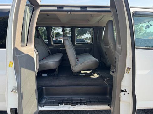 Used 2018 Chevrolet Express 3500 LT w/ LT Preferred Equipment Group RWD image 16