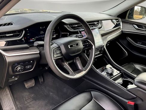 Used 2023 Jeep Grand Cherokee 4WD 4xe image 17