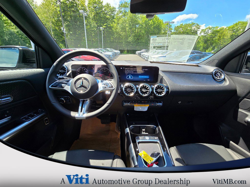 Used 2025 Mercedes-Benz GLA 250 4MATIC image 2