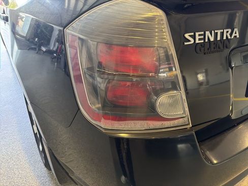 Used 2012 Nissan Sentra 2.0 SR w/ Special Edition Pkg image 19