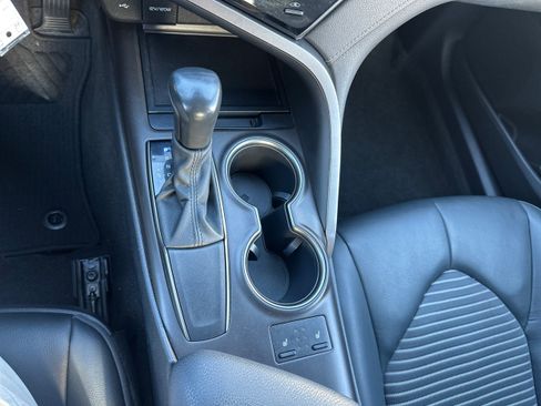Used 2021 Toyota Camry SE FWD image 15