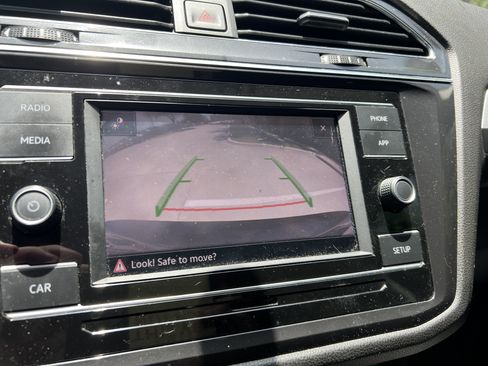 Used 2019 Volkswagen Tiguan S FWD image 22